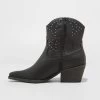 Women's Twyla Western Boots - Universal Thread™