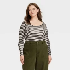 Women's Shrunken Rib Scoop Neck Pullover Sweater - Universal Thread™ -Universal Thread Shop GUEST 47bfc2f0 6c56 4fbf 9fc8 1c7448740251