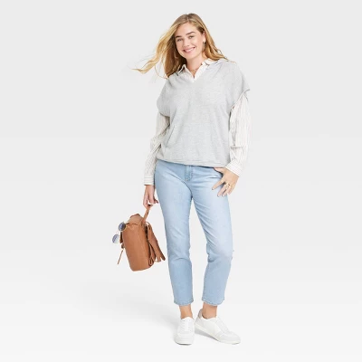 Women's High-Rise Slim Straight Jeans - Universal Thread™ Light Wash 5 Women's High-Rise Slim Straight Jeans - Universal Thread™ Light Wash - Image 5