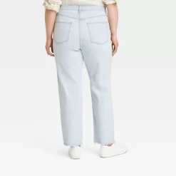 Women's High-Rise 90's Distressed Straight Jeans - Universal Thread™