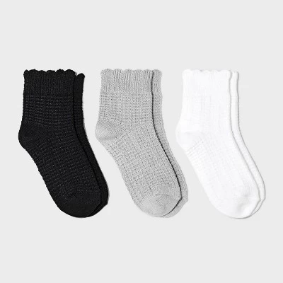 Women's Scallop Edge 3pk Ankle Socks - Universal Thread™ 4-10 4 Women's Scallop Edge 3pk Ankle Socks - Universal Thread™ 4-10 - Image 4