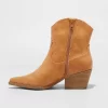 Women's Twyla Western Boots - Universal Thread™ Cognac